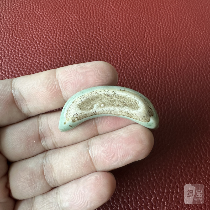 清乾隆 青釉豆荚摆件 - 图5